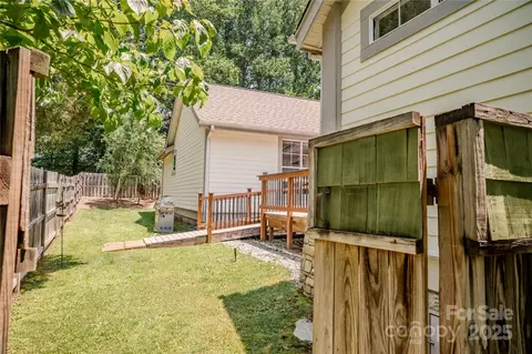 Exterior - 89 Covered Bridge Dr, Flat Rock, NC 28731 photo 10 of 15