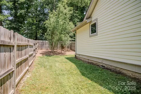 Exterior - 89 Covered Bridge Dr, Flat Rock, NC 28731 photo 14 of 15