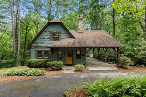 212 Ohara Cir, Hendersonville, NC 28739