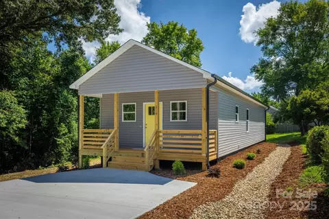 216 Stephens Dr, Morganton, NC 28655