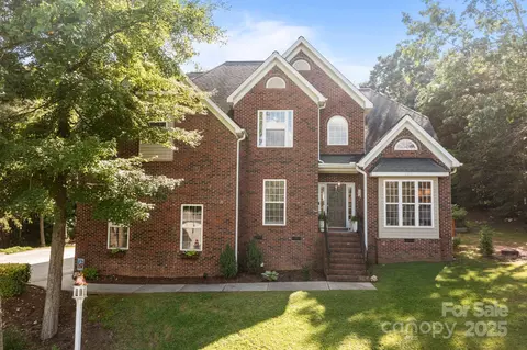 2019 Lynmore Dr, Sherrills Ford, NC 28673