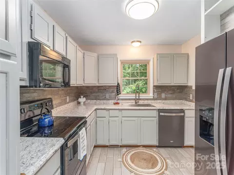 623 Nellie John Dr, Clyde, NC 28721 photo 11