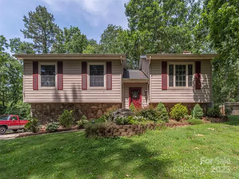 623 Nellie John Dr, Clyde, NC 28721 photo 2