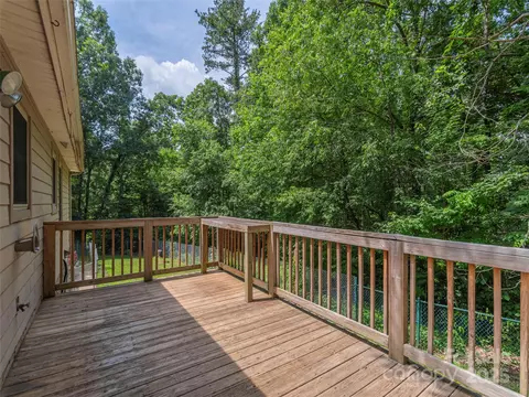 623 Nellie John Dr, Clyde, NC 28721 photo 18