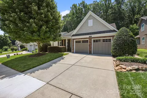 4527 Hubbard Falls Dr, Charlotte, NC 28269