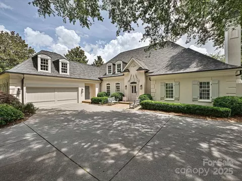 2211 Sutton Springs Rd, Charlotte, NC 28226
