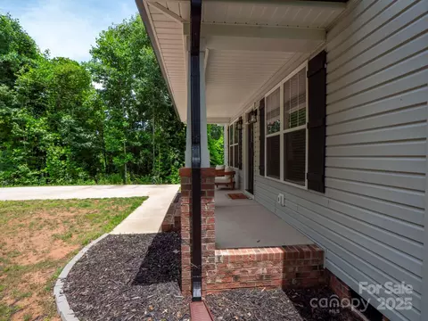 Exterior - 720 4th St, Stanley, NC 28164 photo 4 of 6