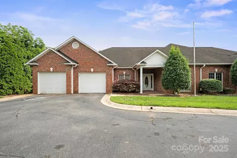104 Mooreland Ne Dr NE, Conover, NC 28613