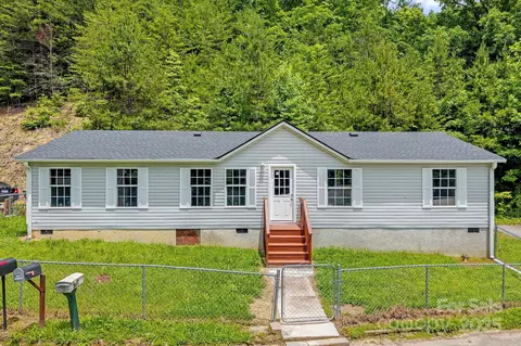 518 Primrose Dr, Asheville, NC 28806