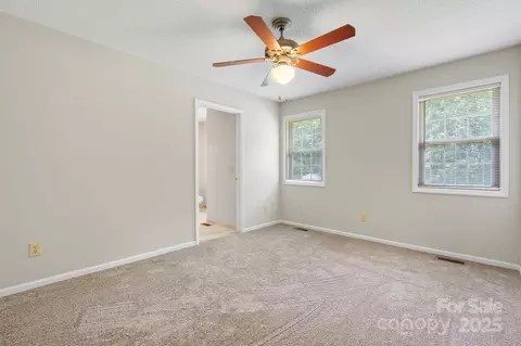 5473 Twelve Oak Ln, Conover, NC 28613 photo 14
