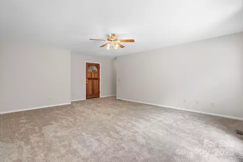 5473 Twelve Oak Ln, Conover, NC 28613 photo 5
