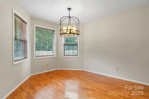 5473 Twelve Oak Ln, Conover, NC 28613 photo 12