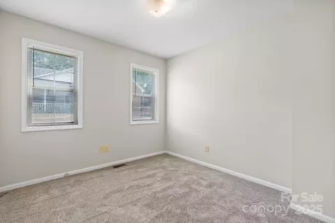 5473 Twelve Oak Ln, Conover, NC 28613 photo 17