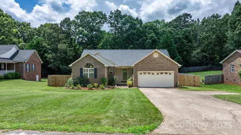 5473 Twelve Oak Ln, Conover, NC 28613