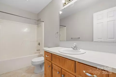 5473 Twelve Oak Ln, Conover, NC 28613 photo 18