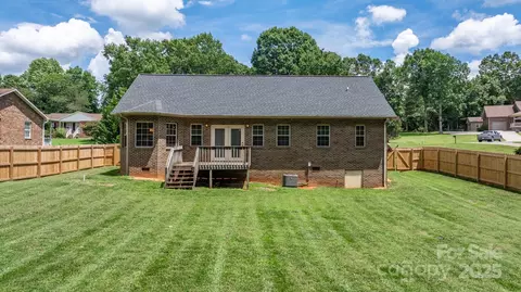 5473 Twelve Oak Ln, Conover, NC 28613 photo 22