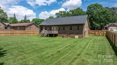 5473 Twelve Oak Ln, Conover, NC 28613 photo 25