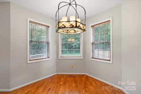 5473 Twelve Oak Ln, Conover, NC 28613 photo 13