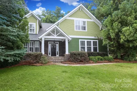 458 Leaf Arbor Ct, Clover, SC 29710