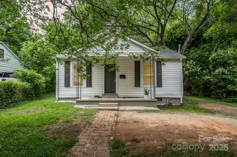 822 Cantwell St, Charlotte, NC 28208