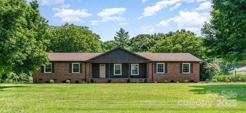 9410 Mountain Aire Cir, Charlotte, NC 28214