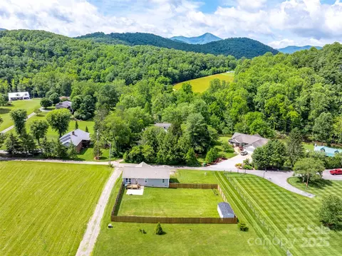 21 Brown Trout Trl, Candler, NC 28715