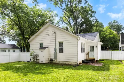 Exterior - 1210 Jackson Rd, Gastonia, NC 28052 photo 6 of 7