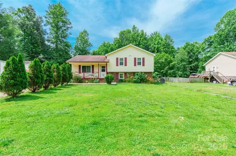 2675 Tablerock Rd, Lenoir, NC 28645