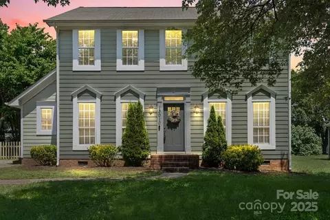 13010 Indian Hills Ln, Charlotte, NC 28278
