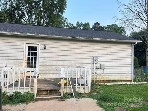 1250 Landsdowne Dr, Conover, NC 28613 photo 13