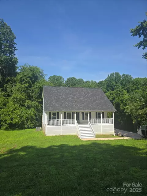 608 Sharon Dr, Statesville, NC 28625