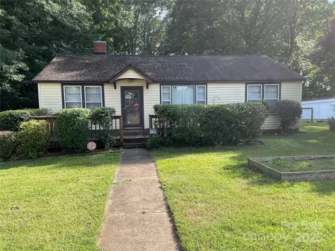 2411 Rebecca Ave, Charlotte, NC 28208