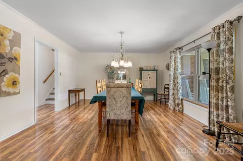 Dining - 701 5th Ne Ave NE, Conover, NC 28613 photo 2 of 3