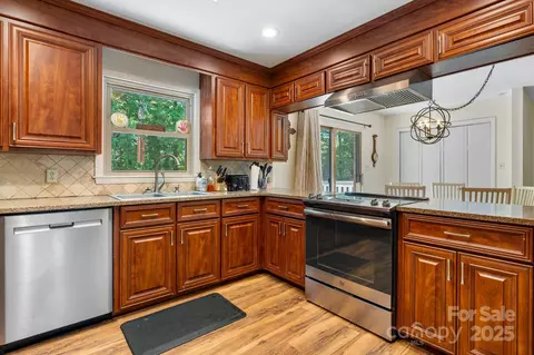 Kitchen - 701 5th Ne Ave NE, Conover, NC 28613 photo 4 of 4