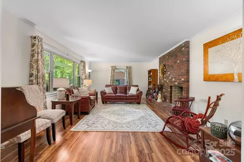Living - 701 5th Ne Ave NE, Conover, NC 28613 photo 1 of 3