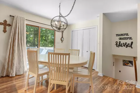 Dining - 701 5th Ne Ave NE, Conover, NC 28613 photo 1 of 3