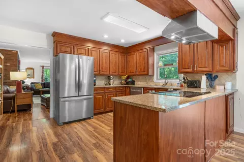 Kitchen - 701 5th Ne Ave NE, Conover, NC 28613 photo 2 of 4