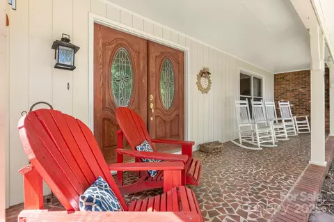 Exterior - 701 5th Ne Ave NE, Conover, NC 28613 photo 9 of 9