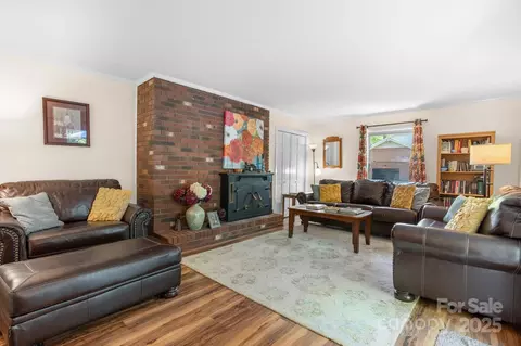 Living - 701 5th Ne Ave NE, Conover, NC 28613 photo 3 of 3