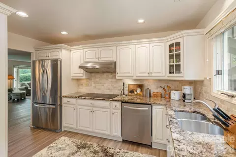 Kitchen - 103 Golfside Dr, Flat Rock, NC 28731 photo 4 of 5