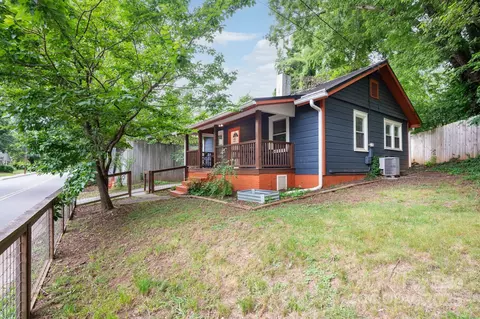 140 State St, Asheville, NC 28806