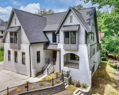 7011 Chateau Bordeaux Ln, Charlotte, NC 28270