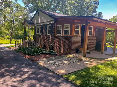 Exterior - 107 Byrd St, Morganton, NC 28655 photo 8 of 12