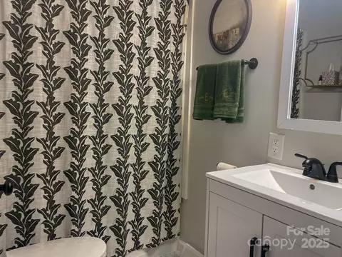 Bath - 107 Byrd St, Morganton, NC 28655 photo 1 of 2