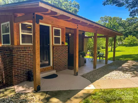 Exterior - 107 Byrd St, Morganton, NC 28655 photo 5 of 12
