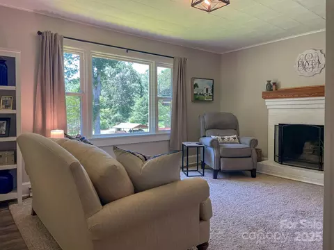 Living - 107 Byrd St, Morganton, NC 28655 photo 1 of 3