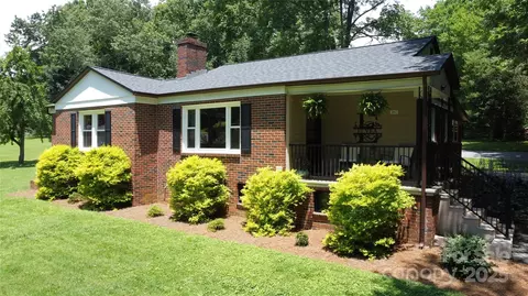107 Byrd St, Morganton, NC 28655