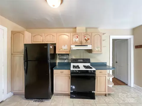 Kitchen - 310 E Houston St, Monroe, NC 28112 photo 5 of 6