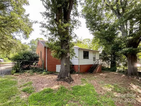 Exterior - 310 E Houston St, Monroe, NC 28112 photo 6 of 8