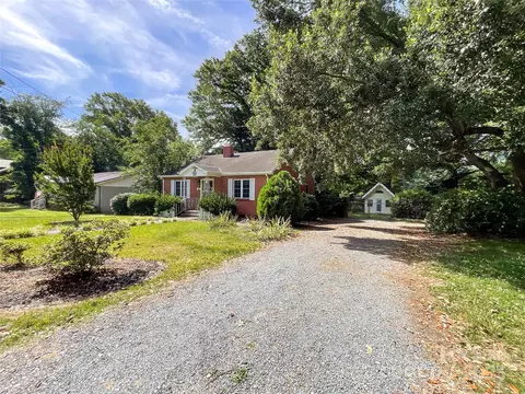 Exterior - 310 E Houston St, Monroe, NC 28112 photo 2 of 8